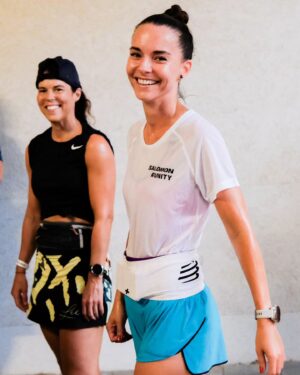 Éva Bátyai Instagram - Csöppet eláztunk tegnap! Na de mit számít???? Hiszen tegnap ünnepeltük a Salomon @mienkaterep Runity 1. szülinapját!🎂Futottunk egy jót! Napsütésben indultunk🌞, ömlő esőben értünk vissza💦. Előtte jól bepogiztunk, utána betortáztunk, jókat nevettünk és örültünk, hogy együtt lehetünk. 
@nedybali @_elvtarspajtas_  jó, hogy megálmodtátok! @ovary.gabriella @szb_vivi_ fantasztikus, ahogy minden héten levezénylitek!🙏
Gratulálok a legszorgosabbaknak!!!!!
Ígérem többször jövök!
Amúgy csatlakozhat bárki! Csak szólok!!! Keressétek a Salomon Runity oldalát és eseményeit a Facebookon! Hátha összefutunk😉
Köszi a Fotókat @fotozzuk_hu 🙏
4. Fotó Bali, 5. Fotó @krass.tomi Nektek is köszi😁
💦🎂🌞🏃‍♀️🏃‍♀️
#salomon #runity #salomonrunity #salomonrunning
#futás #közösségifutás #közösség #futóbarátok #fussatok #sport #sportoljatok #mozogjatok #batyaiévi #bátyaiéva