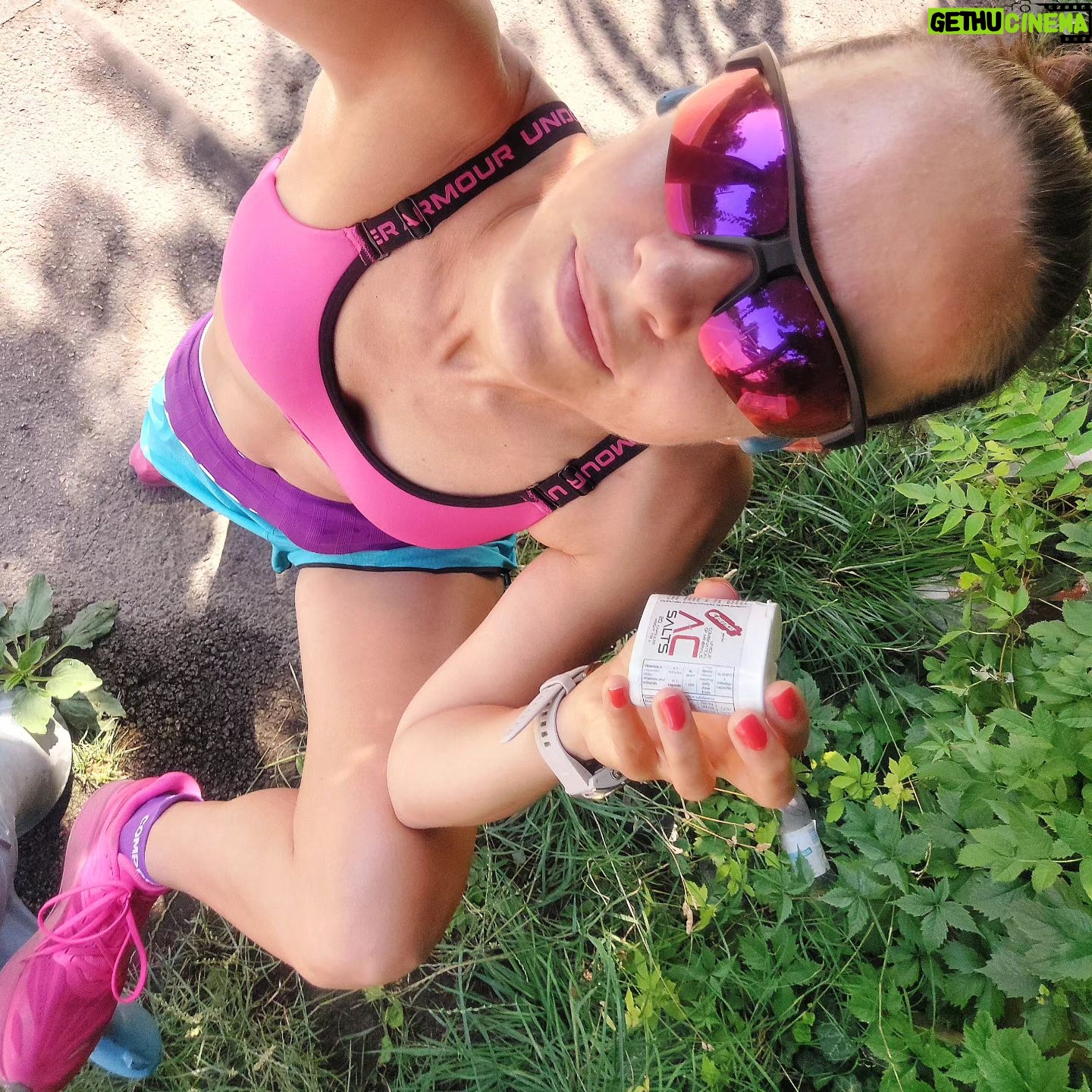 Éva Bátyai - 3 Likes - #reklám Kifejezetten egyedül szeretek futni...de aki a nagy melegben gyakran elkísér...a sótabi 🌞🧂☀️💦
A @pencohungary AC Salts segít a görcsök kialakulásának elkerülésében, javítja a folyadékháztartást egy-egy fizikai igénybevétel alkalmával.
🌞javítja a szervezet folyadékfelvevő képességét
🌞semlegesíti a laktátokat
🌞csökkenti a görcsök kialakulásának veszélyét
🌞maximumon tartja a teljesítőképességet
🌞helyreállítja az ásványi anyagok egyensúlyát a szervezetben
💦☀️🧂💦☀️🧂
#penco #pencohungary #só #sótabletta #futás #futásközben #futáselőtt #futásután #running #hidratálás #bátyaiévi #bátyaiéva