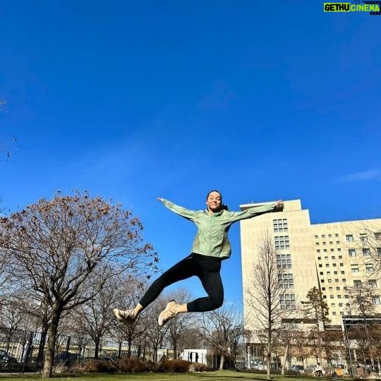 Éva Bátyai - 158 Likes - Bizony megéri külön is erősíteni azokat a futólábakat! Ha fejlődni szeretnék, akkor mindenképpen...🏃♀️🏃♀️🏃♀️ Kapom is minden héten a láberősítő gyakorlatokat @ensporttraining ....ja és meg is csinálom őket! 🤣🤭😉
🏃♀️🏃♀️🏃♀️
@rnr_management_
📷 @dobaiaty
#együttműködés #ensporttraining #ensportsystem #ensportosvagyok #edzéstervezés #futóedzés #futnimenő #fussatok #fussatokmertfutnijó #sportolnijó #sportmotiváció #sportoljatok #bátyaiéva #bátyaiévi #ugrás #olimpiapark #budapest #salomon #salomonrunning #futocipo