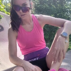 Éva Bátyai Instagram - Amikor már érzed, hogy kerülget a betegség, de azért még elindulsz futni....🏃‍♀️‍➡️🏃‍♀️‍➡️🏃‍♀️‍➡️ ☝️Ne tedd!!!!☝️
🏃‍♀️‍➡️🏃‍♀️‍➡️🏃‍♀️‍➡️
#mienkaterep #futás #futapart #futnimenő #futásközben #bátyaiévi #bátyaiéva #sportolnijó #sport #sportolnimenő #salomonrunning #salomon