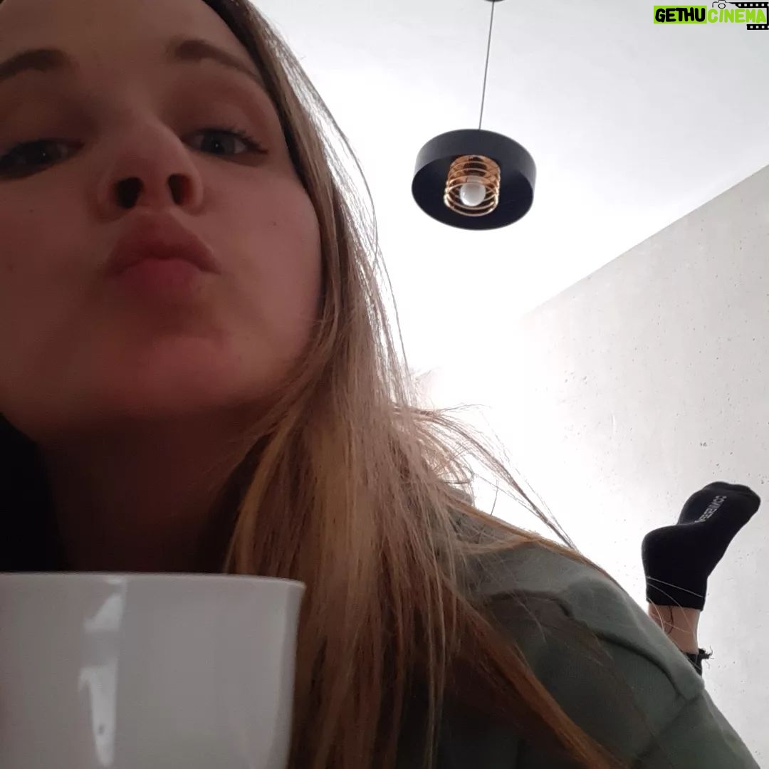Eva Tomečková - 159 Likes - Prý neumím odpočívat 🤣😃
Zde malý důkaz, že já, postel a kafe jsme kamarádi 😁.
Mějte se i Vy rádi.
Evi
.
.
.
#evicenstvo #love #goodtime #relax #coffee