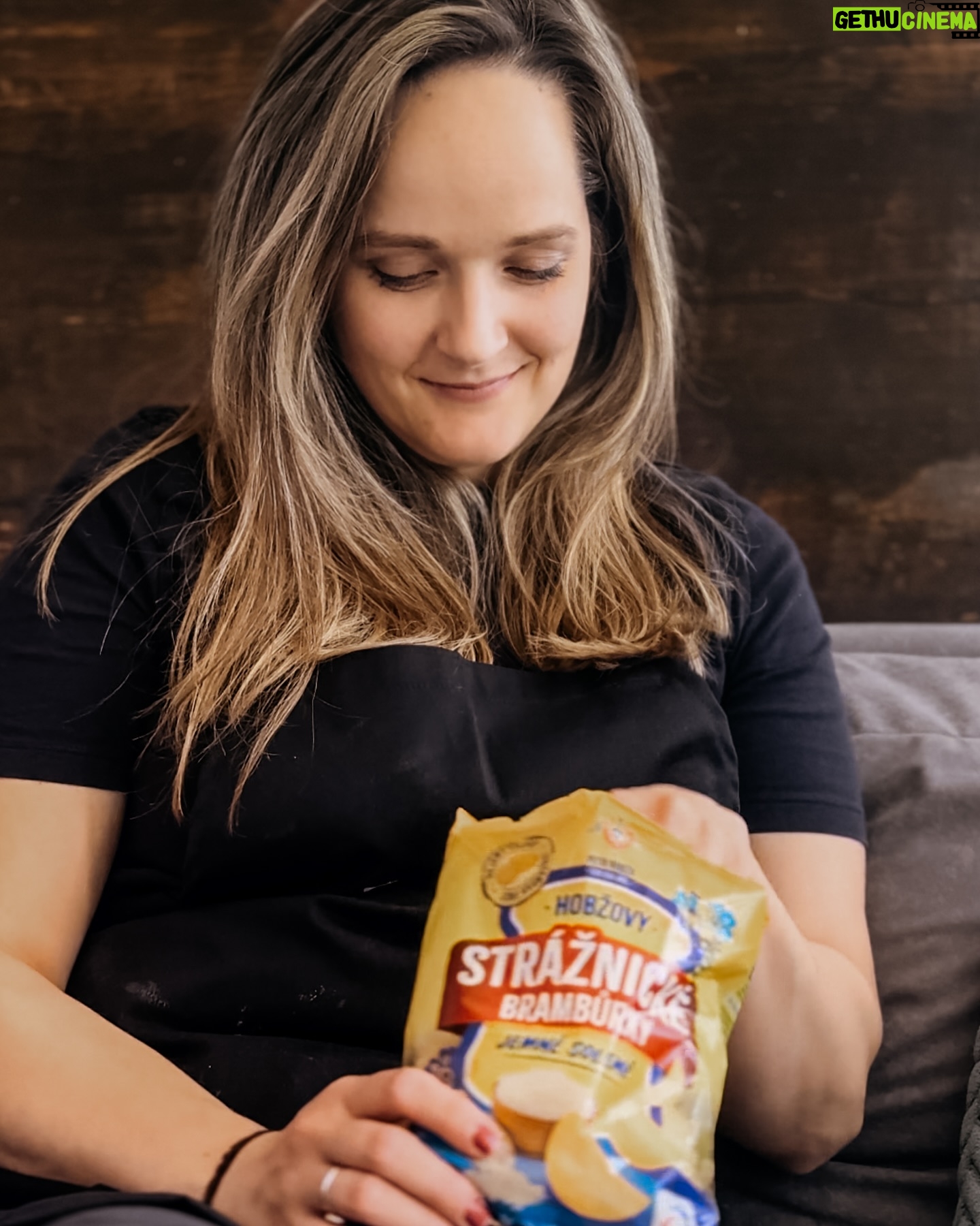 Eva Tomečková - 137 Likes - Ahoj! Dnes mám pro Vás 🔥!!!SOUTĚŽ!!!🔥
Milujete brambůrky? 🧡🥔 Pokud ano, pojďte si zasoutěžit a vyhrajte balíček Strážnických brambůrků v hodnotě 500 Kč 🤩
👇🏻Podmínky jsou jednoduché:👇🏻
1. dát like tomuto příspěvku
2. sledovat můj profil @evicenstvo
3. označit 2 kamarády
Výherce vylosujeme za týden 21. 6., a označovat v komentářích můžete i vícekrát 😊
Tak se nezapomeňte zapojit do soutěže a přeju hodně štěstí 🌸🤍
#evicenstvo #soutez #bramburky #jidlo #food #recepty #kucharka #cukrarka #soutezoceny #zapojsedosouteze #vyhraj #trinec #ostrava #praha #raut #sweetbar