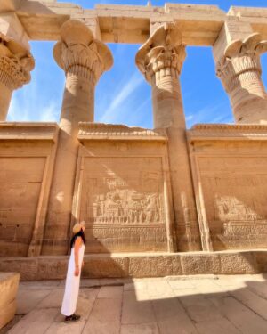 Eva Ugarte Instagram - Egipto…el Gran wifi, aún descargando datos… siempre hay que volver para Recordar, del latín: re-cordis, volver a pasar por el corazón 🫀

Gracias @noraya_kalam @essentialretreatorganizer 🐆🤍