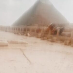 Eva Ugarte Instagram - Egipto…el Gran wifi, aún descargando datos… siempre hay que volver para Recordar, del latín: re-cordis, volver a pasar por el corazón 🫀

Gracias @noraya_kalam @essentialretreatorganizer 🐆🤍