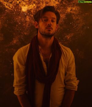 Evan Williams Instagram - and what becomes of anyone? / all the people we planned to be? / and what becomes of anyone? / oh love / what becomes of me? //✨
.
.
📸: my dude @scottsimock