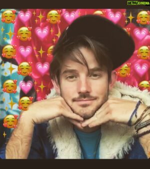 Evan Williams Instagram - Thank you to everybody who tuned into the livestream COZY HANG today!! Spread that love people. Inside and outside and all over the world. We are cocooning to undergo metamorphosis. 🦋 I love you. ❤️ Thank you to @alexvlahosofficial @maddisonjaizani @tyghrunyan (and @messbrewster I’m so sorry for the technical difficulties, we’ll get ya next time). X