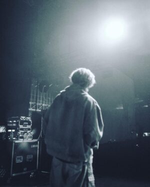 Eve Instagram - あけましておめでとうございます。
今年もよろしくおねがいします。

Happy New Year! I look forward to your continued good will in the coming year.

CDJ2223
photo by Takeshi yao