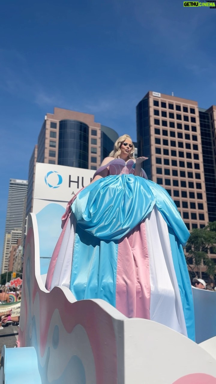 Eve 6000 - 740 Likes - Here’s how I worked with Hugel to design my dream pride float!
It is so important right now for our community to have supportive partners, and I am honoured to be working with Hugel as they help me make my dreams come true! Happy Pride everyone!
#hugelcanada #sayphacanada #mysaypha #sayphafiller #sayphavolume #sayphavolumeplus
@hugelcanada @sabrina_med_aesthetics