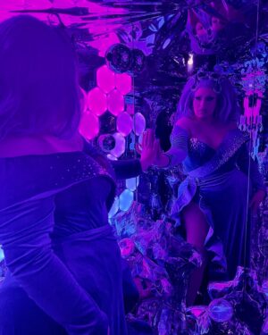 Eve 6000 Instagram - Happy birthday to me 🎂 

Thank you all for the wonderful messages and birthday wishes 💖 

Special thanks to @madbear67 for taking these photos!!! I had such a great time in Thunder Bay 💖

💇🏼‍♀️ @dragdaddywigs 
👗 @starkerscorsetry