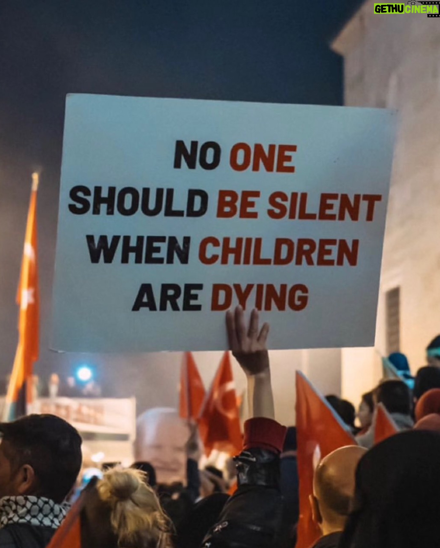 Eve 6000 - 2.8K Likes - 2 years in āš» š
I wrote a huge long post explaining my feelings but I decided to keep it in my journal.
Free Palestine. Free Congo. Free Sudan. Links in bio if you would like to help these causes.