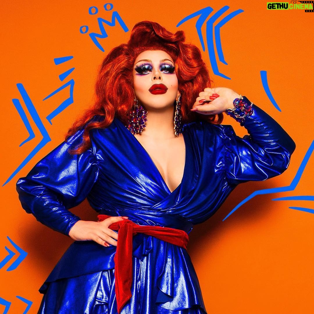 Eve 6000 - 441 Likes - 👛 I own 69% of this company 👛
⬅️ Swipe left ⬅️
📸 @_qweenton
👗 @theconnielyngus
💇 @theconnielyngus
💄 @colouredraine #vividpigments
✨ me
👀 amazing lashes by @wilhelminacaviar 🧠 inspired by my queens 👸🏻👸🏾@joancollinsdbe & @theonlymayhem