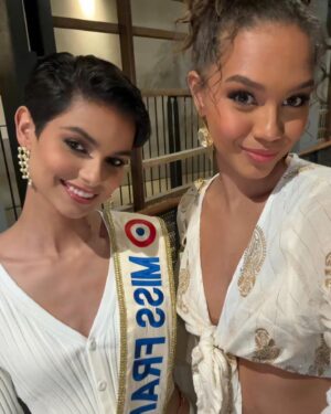 Ève Gilles Instagram - Soirée d’intégration de notre @evegillesoff 🤍
Bienvenue dans la famille Miss France chouchou 🫶🏽