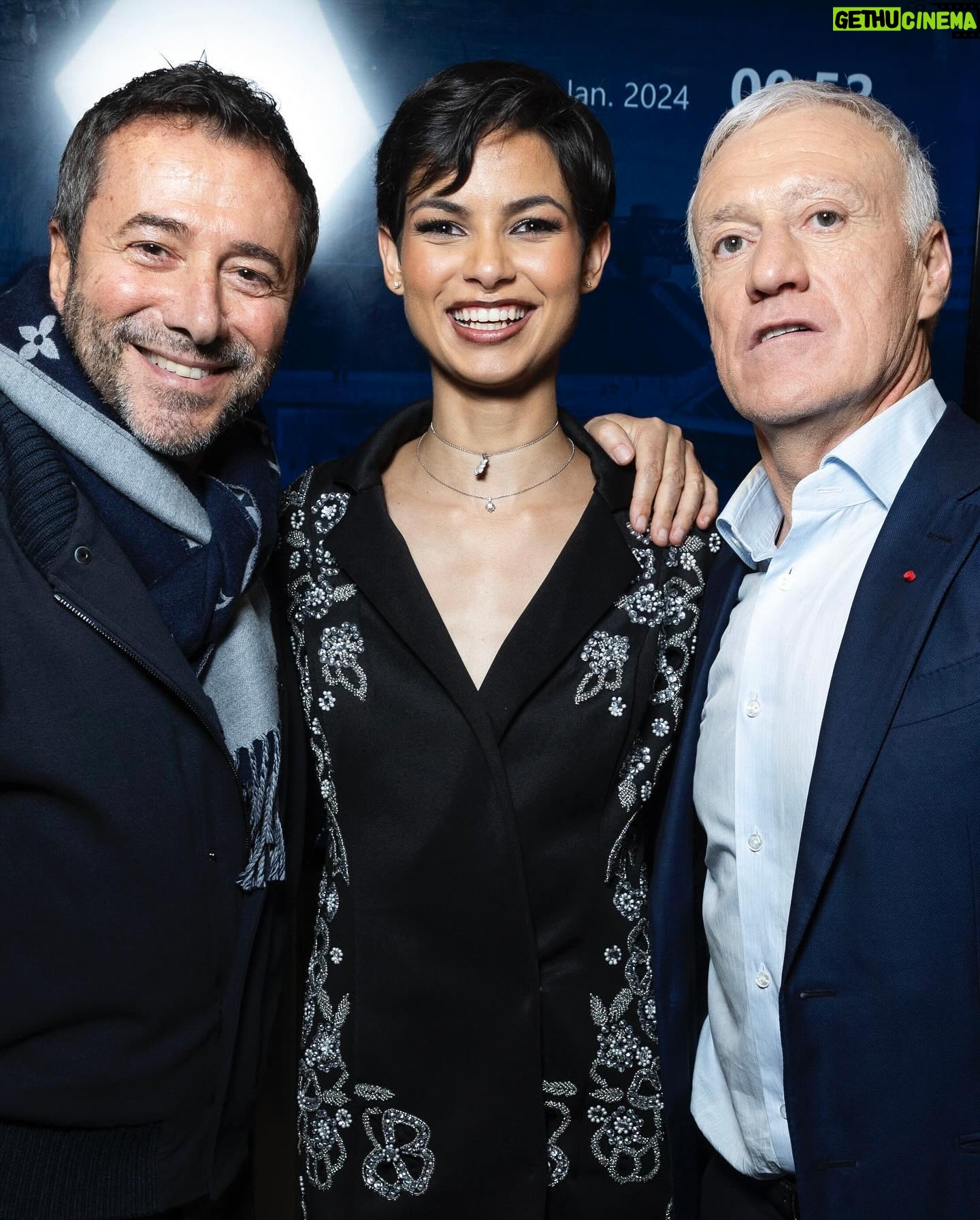 Ève Gilles - 22K Likes - @evegillesoff était présente au gala des @piecesjaunes hier soir avec @maevacoucke
Une programmation d’exception mobilisée pour récolter des fonds afin d’améliorer le quotidien des enfants et adolescents hospitalisés
Un événement engagé aux côtés de plusieurs personnalités dont la marraine Brigitte Macron et le parrain Didier Deschamps
C’est ce soir en direct sur France 2 !
Crédit : Gaffiot-Moreau/Bestimage