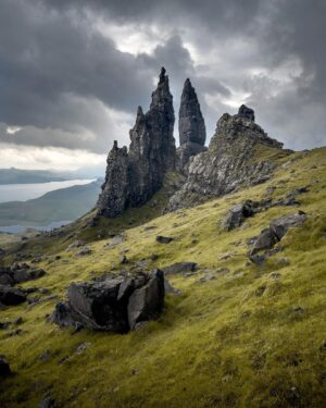 Evelyn Edwards Instagram - I will forever be entranced by nature. Hiking The Storr on the Isle of Skye in Scotland made my imagination go wild. When I go to epic landscapes like this I completely understand why we make myths and legends to help wrap our brain around the sheer awesomeness in front of us. Many of the legends on the Isle of Skye have to do with giants, fairies, brownies, Selkies (a creature that changes from seal to human, and the odd dragon thrown in for good measure. One popular legend is that this outcropping of rocks was formed when a giant died on this very spot and his thumb is one of the pointy rocks. The best part about this legend is it’s also believed that this legend morphed into ta kinder, more child friendly version of the story when it was written down…. And that the pointed rock is really the giant’s “you-know-what”. Some say that people went here to worship the stones in connection with fertility. 💚⛰🏴󠁧󠁢󠁳󠁣󠁴󠁿 *
*
*
*
*
*
*
*
*
*
*
#naturelovers #natureshots #nationalparkgeek #wanderlust #traveltheworld #thegreatoutdoors #optoutside #getoutstayout #choosemountains #wildernessculture #keepitwild #exploremore #landscape
#passionpassport #nationalgeographic #natgeo #natgeotravel #letscamp #worldbestgram #solotravel #landscapephotography #hiking #naturephotography 
#getoutstayout  #scotland #exploringtheglobe 
#自然 #macrophotography #isleofskye #theimaged
