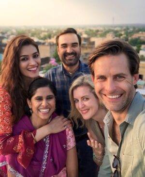 Evelyn Edwards Instagram - What a tremendous honor it has been to play Summer in #Mimi .  I knew when I read the script that the film was going to be special. I am so honored by how much the story of these beautiful character has touched your heart.  Acting with @kritisanon @pankajtripathi @saietamhankar @aidanwhytock #supriyapathak #manojpahwa and @clanwander has been the honor of a lifetime. Bollywood, thank you for embracing me with such warm and loving arms. #mimi #bollywood