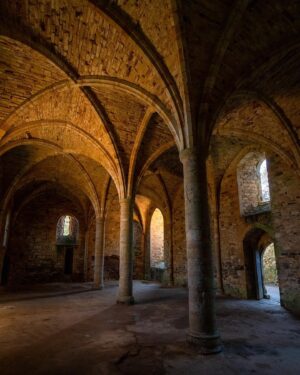 Evelyn Edwards Instagram - This is how much care they took to build THE BASEMENT of Battle Abbey. I constantly marvel at the incredible time, craftsmanship and effort that went in to building these magnificent structures.  The people who built some of these abbeys literally gave their lives to do so. Generations of labour are in these stones. You can tell that truly wanted every inch of their place of worship to be something special... because friends, my basement doesn’t look this good... and it definitely doesn’t inspire me to think about the mysteries of the universe. But this sure does! 💚⛪️🏴󠁧󠁢󠁥󠁮󠁧󠁿 ⁣

.⁣
.⁣
.⁣
.⁣
.⁣
#yourbritain #scenicbritain #england #ruins #abbey #photosofbritain #capturingbritain #gothicarchitecture #cathedral #churcharchitecture #historylovers #historicbuildings #medievalarchitecture #middleages #churchesofinstagram #historicchurch #medievalworld #architecturephotography #historicarchitecture #battleabbey #sussex #architectureporn #religiousarchitecture #churchesoftheworld #oldchurch #history #historicbuildings #historybuff