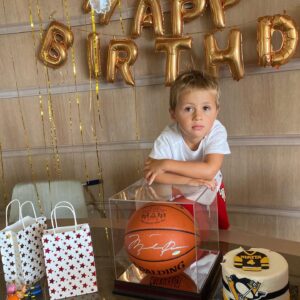 Evgeni Malkin Instagram - Happy 4🎂 #сднемрождения #bigboy