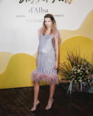 Evgenia Malakhova Instagram - Отгремела самая яркая вечеринка июня , от @marieclairerussia 
My style : 
Платье @anikakerimova_fashion_house 
Обувь @sobreen_ 

Спасибо за приглашение @anna_burashova