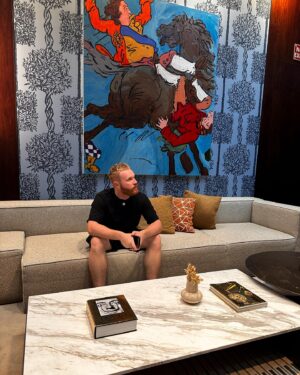 Evgeniy Chebatkov Instagram - Ставь в комментах три любимых эмодзи, гарантирую, ничего не произойдет. Просто мы все оценим твою подборку и подумаем «ого, а такой он где нашел?! Буду тоже теперь использовать его! Буду оригинальным! Попробую отогнать мрачные мысли, которые каждое утро начинают пить мою энергию и заставляют впадать в уныние! Буду необычным!»