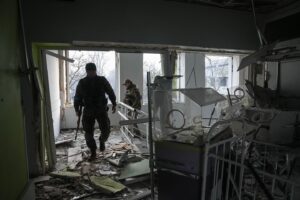 Evgeniy Maloletka Instagram - Air strike into the centre of Mariupol hit maternity hospital 3 and mass graves with dead bodies majority of them were killed by shelling. #mariupol #war #ukraine #russia #invasion