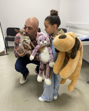 Evgeniy Papunaishvili Instagram - С Софией и Хлоей приняли участие в съёмке новой, очень доброй программы про любовь к животным❤️
Обе девочки волновались , но справились замечательно😅

Скоро сделаю анонс👌😉