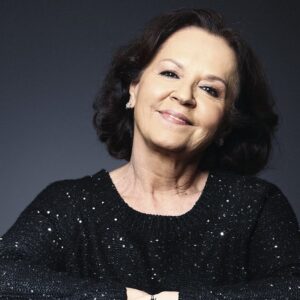 Evren Duyal Instagram - Işıklar içinde uyu Fatma Ablam… Senin gibi değerli bir insanın çırağı olabilmek ne büyük bir şans benim için. Teşekkürler. Aklımdasın… Kalbimdesin… #fatmakaranfil