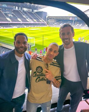 Example Instagram - Always a lovely day out at the Cottage (despite the result). Thanks for the hospitality as always FFC & TNT Sports

Who’s winning the league ? 

#fulhamfc #mcfc #crouchy #example #tntsports #premierleague