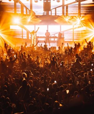 Example Instagram - I’m bacckkkkk … European summer shows kick off this weekend. Just landed back here from Aus and I’m buzzing to see some of you. 

Here’s some highlights from the last few years.

Kicking off with 3 shows this Saturday. (Dunno why I still choose to put myself through these crazy schedules!?) 

Lost Minds Festival, Newcastle - 3:30-4:30pm 
Land Beyond Festival, Brighton - 8:30-9:30pm
Land Beyond Afterparty @ HORIZON - 1:30-2:30am 

Who’s excited ?

El 😘

#festivalseason #ukfestivals #examplelive #livemusic #gigphotography