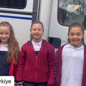 Eylül Şenocak Instagram - Bu akşam yine heyecanlı bir bölümle evlerinize konuk oluyoruz… Sakın kaçırmayın!!!✌️#taçsızprenses
