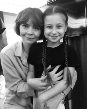 Eylül Şenocak Instagram - Canım hocam🤍🤍@ferizecetinmihlar@masumlarapartmani@ogm.pictures@trt1