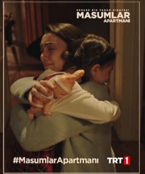 Eylül Şenocak Instagram - Masumlar Apartmanı... Gülbens🎈18. Bölüm bu akşam 20:00’ de @trt1’de.. #masumlarapartmanı @masumlarapartmani @hande_aytar_ajans @mervedizdar @ogm.pictures #ogmpictures