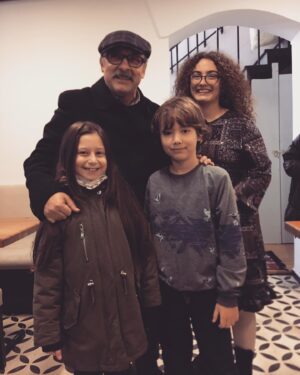 Eylül Şenocak Instagram - @masumlarapartmani @ogm.pictures @trt1 @hande_aytar_ajans @aliatilla.sendil her salı trt1’de✌️🤩