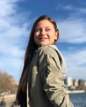 Eylül Şenocak Instagram - Ye iç eğlen çok kısa ömrün
Sev çünkü sevmek en kolay…☀️🍀 
#tatilebirgünkala