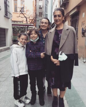 Eylül Şenocak Instagram - #masumlarapartmanı #trt1 #ogm @hande_aytar_ajans bu akşam 20:00’de@trt1’de...@ogm.pictures@masumlarapartmani..