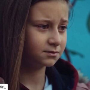 Eylül Şenocak Instagram - #Repost @tacsizprensesdizi_ with @use.repost
・・・
Bu arkadaşlık biraz zor olacak...🥺 #taçsızprenses @foxturkiye @elifkurtarannew