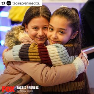 Eylül Şenocak Instagram - @tacsizprensesdizi_ @foxturkiye 
@elifkurtarannew 💞