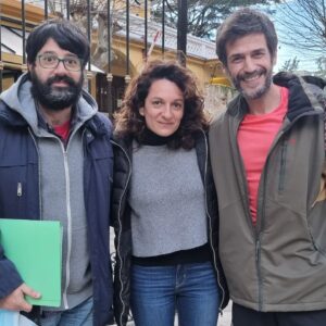 Ezequiel Rodríguez Instagram - Hermoso encuentro con esta dupla fenomenal @anina_katz @joviciovich para "Terapia Alternativa 2" nos divertimos y además logramos una foto dónde estamos muy guapxs (modestia aparte)
Equipo de lujo.
Compañerxs amorosos y talentosos @danirovira @petersoncarla @ppeverelli
@starplusla
@kapowproductora