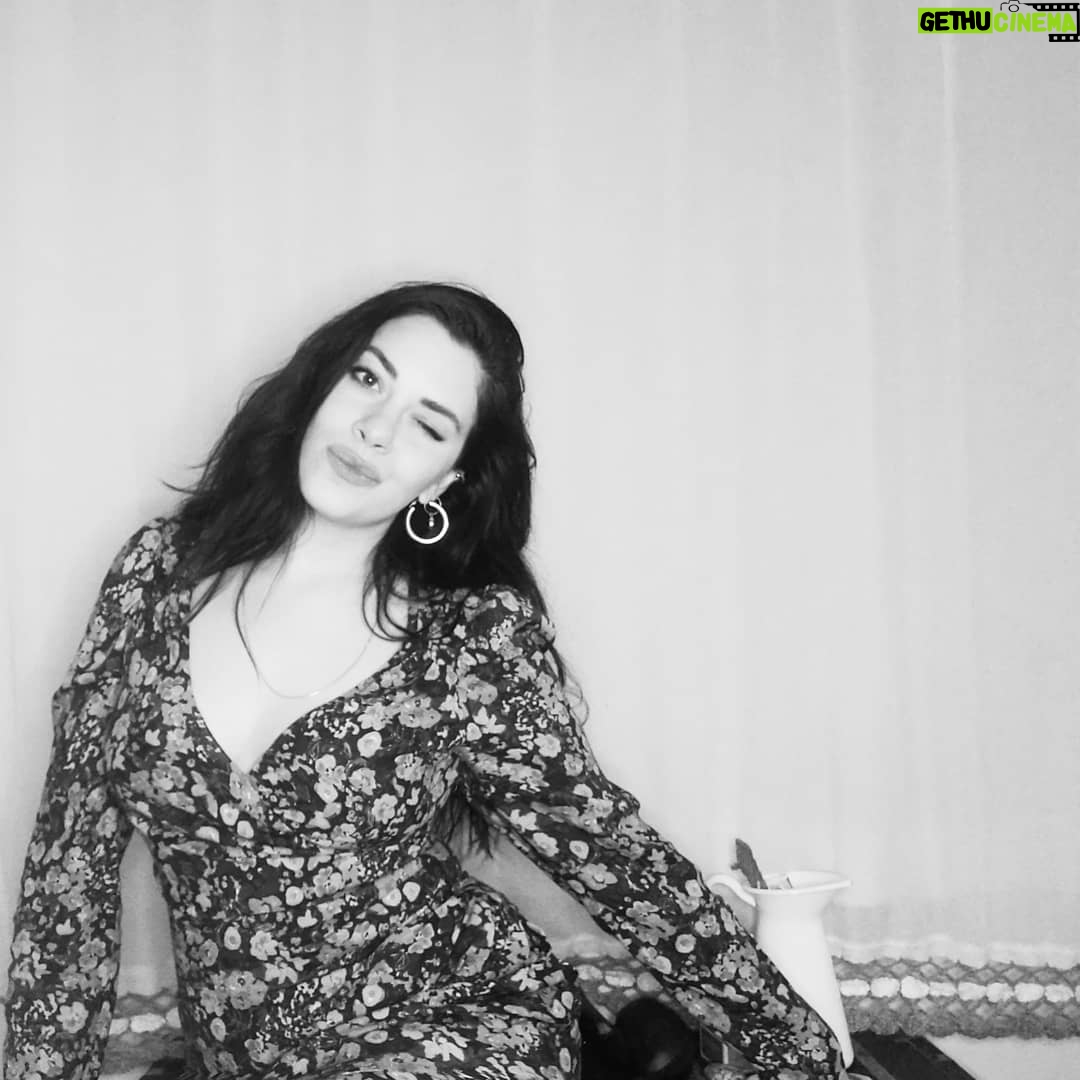 Ezgi Tombul - 439 Likes - 💮