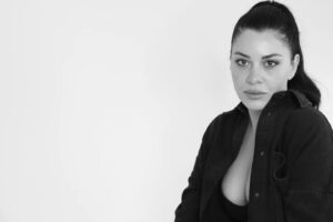 Ezgi Tombul Instagram - 🖤