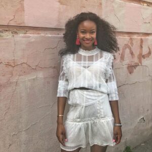 Ezinne Okparaebo Instagram - Gratulerer med dagen, Norge 🇳🇴 🎉
•
•
Happy Birthday, Norway 🇳🇴🎉