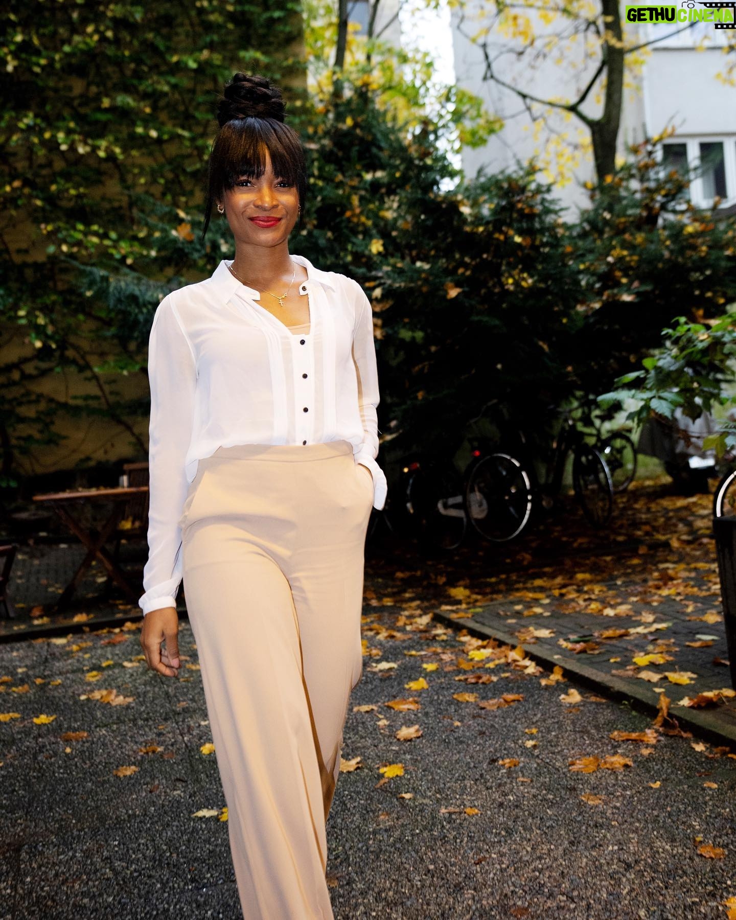 Ezinne Okparaebo - 1.1K Likes - 🍂🍁