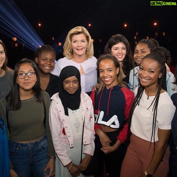 Ezinne Okparaebo - 1.1K Likes - Takk til #nrklindmo som inviterte Team Ezinne til studio! Gå ikke glipp av programmet som vises i kveld kl.21.30 på NRK1! I morgen håper vi at store og små, jenter og gutter, finner veien til Stovnerbanen kl12 for å ta del i Ezinne Athletics Dagen 2018! #dowhatyoulove ❤️🏃🏾♀️ @ezinneathletics