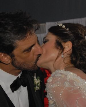 Fabián Mazzei Instagram - Y ya van 16 !!!…. Feliz día de los enamorados!!! Te amo!!!! Besos a todos los que aman y se dejan amar!!!❤️❤️