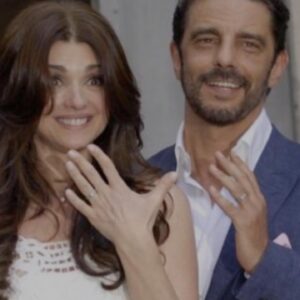 Fabián Mazzei Instagram - No hay mucho por decir ! Mi historia la cuenta el día a día! El amor siempre fue prioridad! La verdad : primero de mis preceptos mas importantes! Solo decir gracias al encuentro, el amor y la honestidad! Yo me llevo instantes maravillosos que nada puede borrar en mi mente! Nuestras madres, mis hijos y mi familia que siempre estuvo a mi lado! Amigos de buena entrega ! 
Gracias vida por darme oportunidades para poder ver el camino correcto! 
Amo la libertad y la verdad! 
Hoy me siento libre amando, trabajando y proyectando! 
El mejor regalo para este día es lo construido hasta acá soñando calidad de vida cada instante! Elegir donde estar y con quien estar! Nosotros somos verdad y eso es tan profundamente nuestro que es intocable ❤️ 
@fabianmazzeiok 

#10anosjuntos #aniversario #amor #love #verdad #juntos #fabianmazzei #araceligonzalez