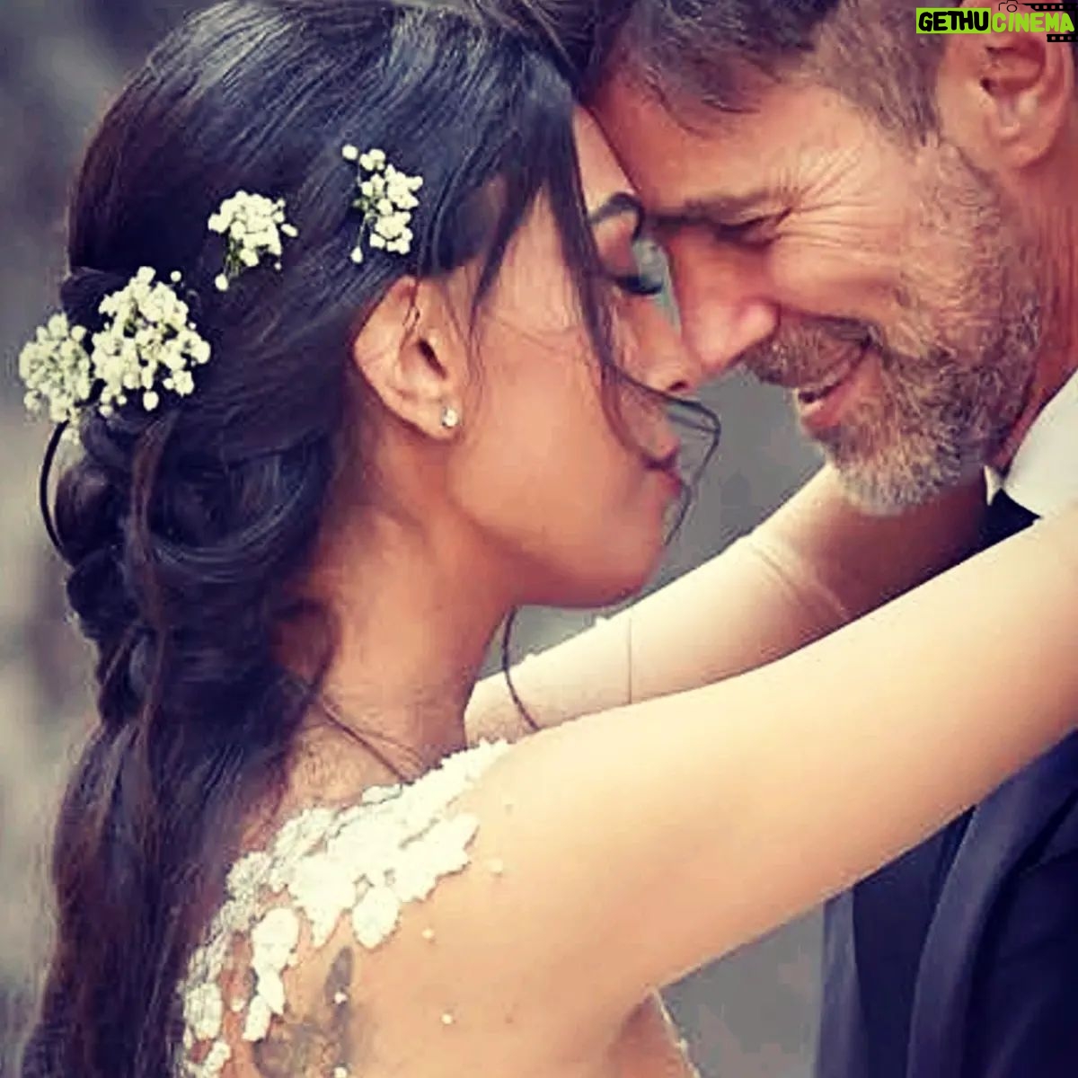 Fabio Fulco - 5.9K Likes - Alle 18 circa entravamo in Chiesa per giurarci eterno amore davanti a Dio. Ti amo un anno di piú!!!! #noi #maritoemoglie #famiglia #anniversario #unannofa #sempreepersempre #sempreinsieme #ioete #love #grazieatuttiquellichecisonostati #chebelgiorno #wow