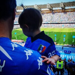 Fabio Fulco Instagram - Mai avrei pensato di vivere momenti simili. Ma la vita riesce a sorprenderti sempre. I sogni si avverano se ci credi veramente e il bello é che questo é solo il primo per quest'anno!!!! #napolinelcuore #graziesignore #ilprimoditre #chebelloesserenapoletani #FNS💙💙💙
