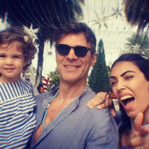 Fabio Fulco Instagram - L'augurio più bello che posso fare a tutti é di essere felici come lo siamo NOI... Buon anno #happynewyear #happiness #family #peace #lotoflove #thanksgod #justus #miami #myplace #home