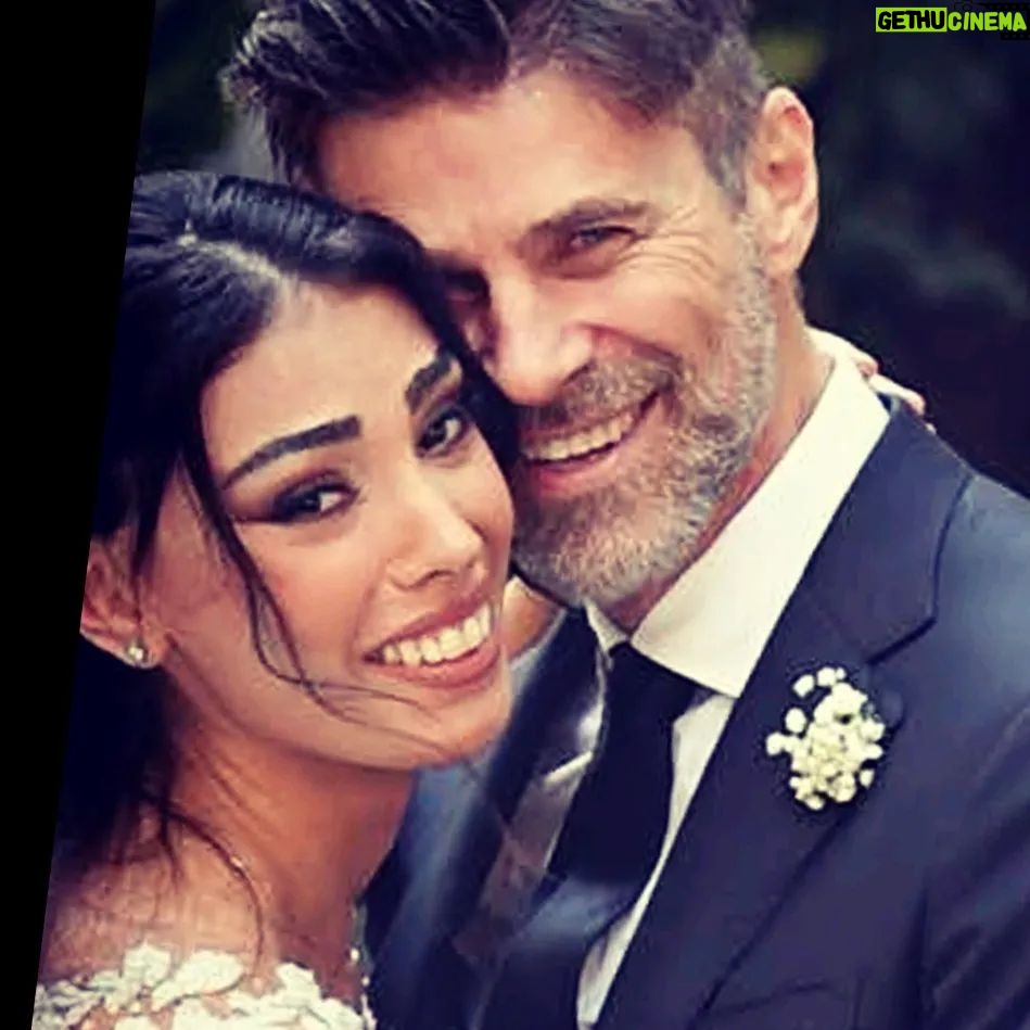 Fabio Fulco - 5.9K Likes - Alle 18 circa entravamo in Chiesa per giurarci eterno amore davanti a Dio. Ti amo un anno di piú!!!! #noi #maritoemoglie #famiglia #anniversario #unannofa #sempreepersempre #sempreinsieme #ioete #love #grazieatuttiquellichecisonostati #chebelgiorno #wow