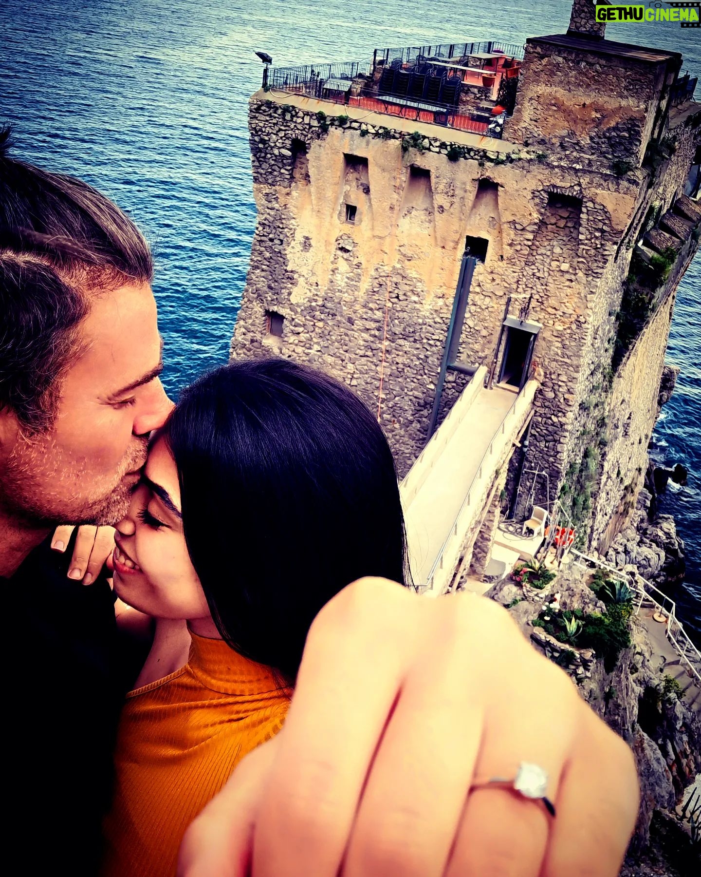 Fabio Fulco - 2.6K Likes - Dicono che se sogni una cosa piu di una volta, questa si avvererà di certo, ed io l'ho sognato tante volte. HA DETTO SIIIIIIIIIIII #shesaidyes #hadettosi #dijoquesi #wedding #noi #famiglia #ioete #favola #sognochesirealizza