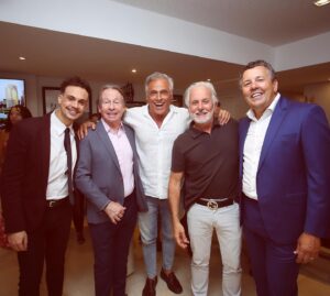 Fabio Rabello Instagram - In family and good friends, celebrating the 470th anniversary of my beloved hometown São Paulo! Enjoying the great photo gallery of my talented friend  @joaopassosfotografo 📸 #sp #sp470anos #sãopaulo